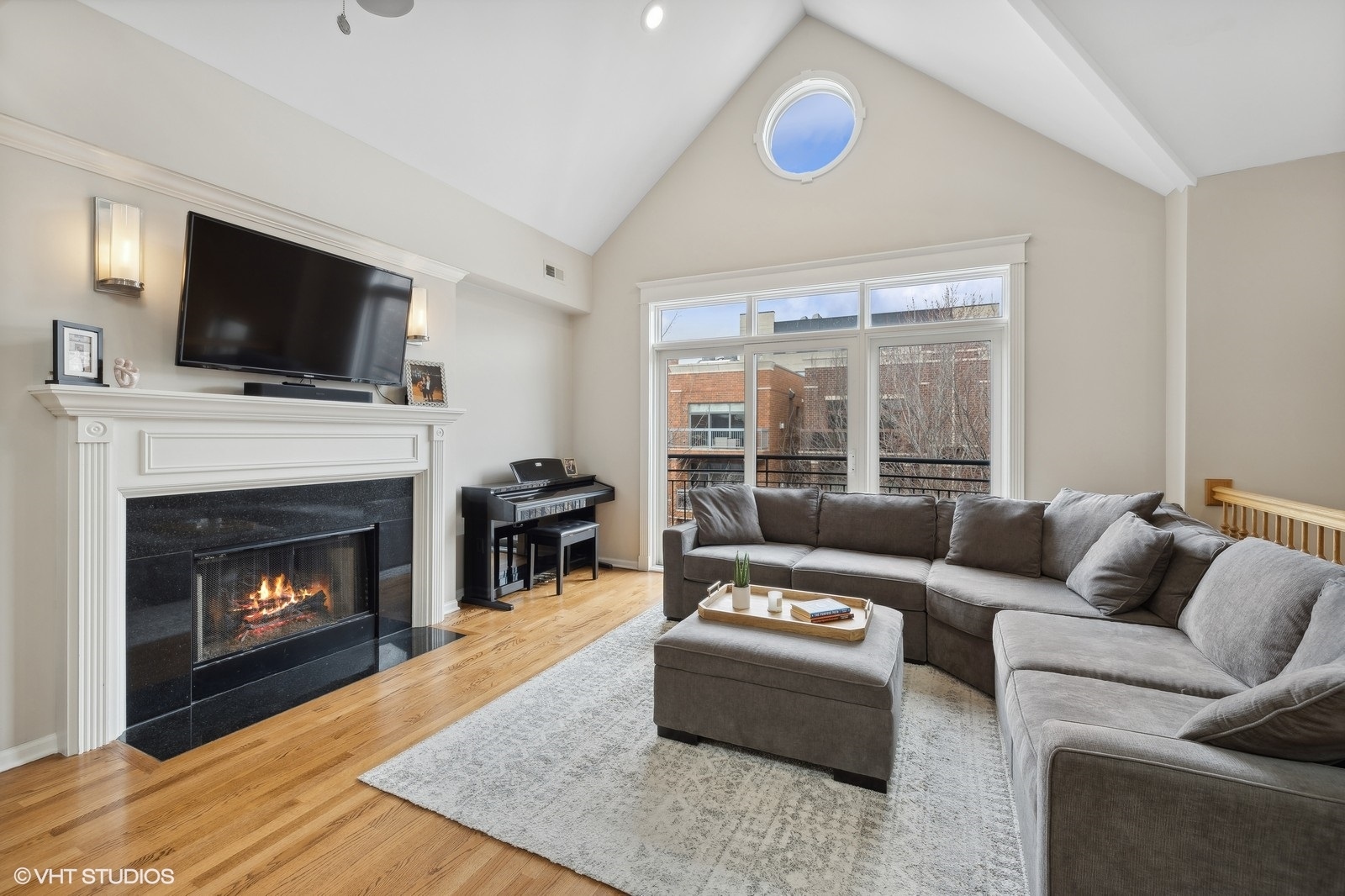 1425 West Fillmore Street, Unit 3 Chicago, IL 60607 - Photo 2 of 28 Gallery Image 2