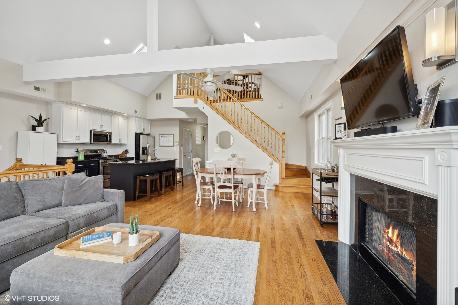 1425 West Fillmore Street, Unit 3 Chicago, IL 60607 - Photo 4 of 28 Gallery Image 4