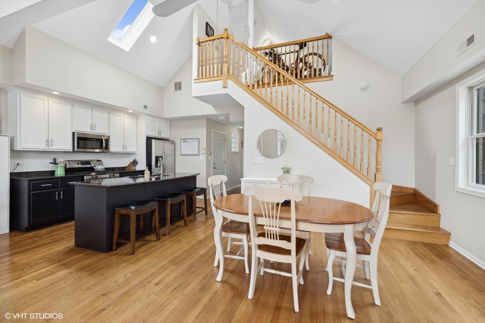 1425 West Fillmore Street, Unit 3 Chicago, IL 60607 - Photo 5 of 28 Gallery Image 5