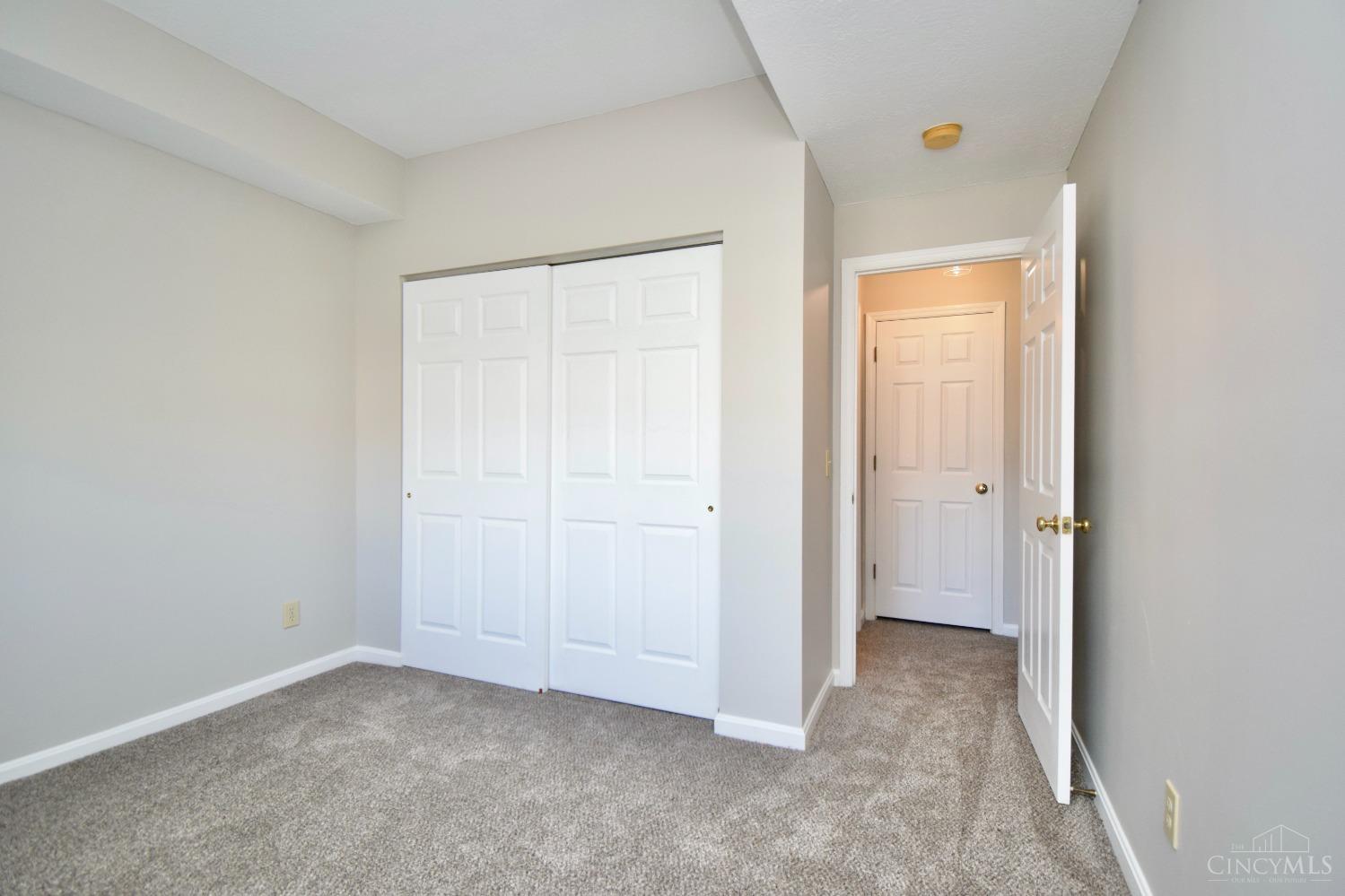 829 Neeb Road, Unit 6 Cincinnati, OH 45233 - Photo 20 of 29 Gallery Image 20