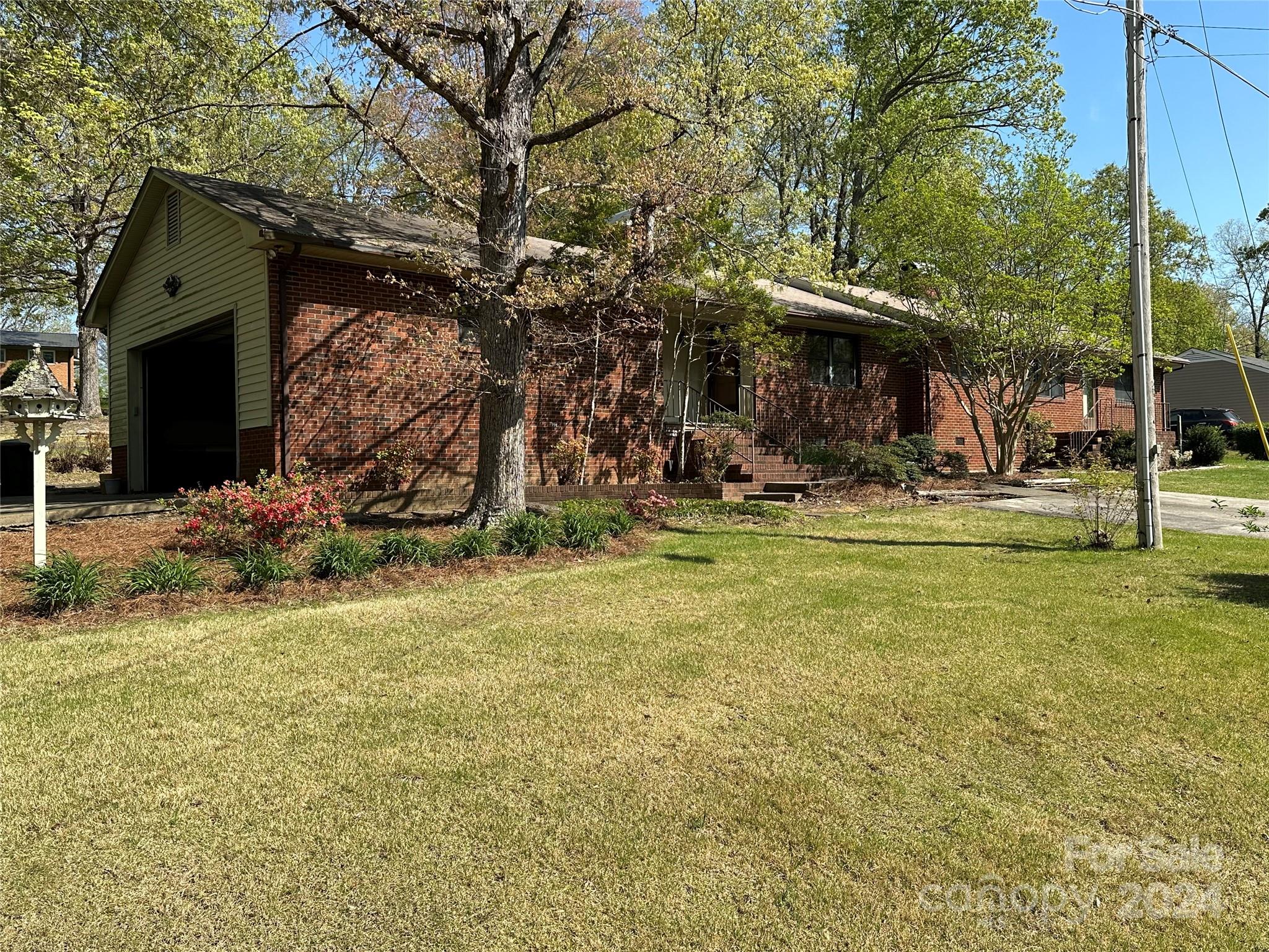 1633 Pepperidge Road Asheboro, NC 27205 - Photo 3 of 48 Gallery Image 3