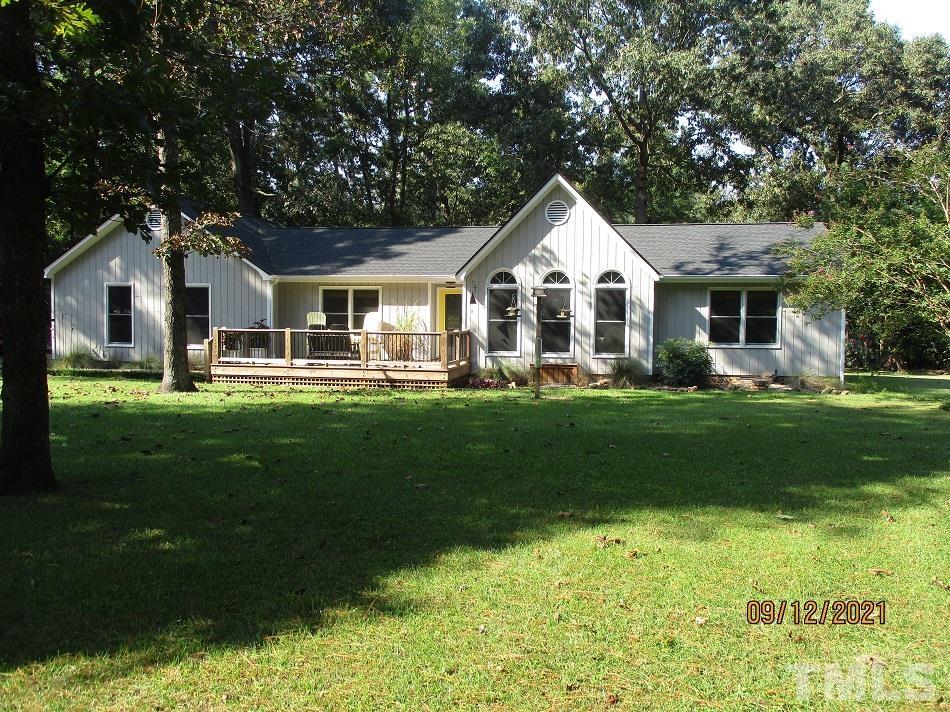 91 Boykin Road Clinton, NC 28328 - Photo 2 of 17 a front view of house with yard and green space