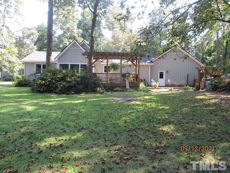 91 Boykin Road Clinton, NC 28328 - Photo 3 of 17 a front view of a house with garden