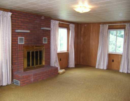 107 Sunflower Road Butler, PA 16001 - Photo 3 of 8 Living Room.
