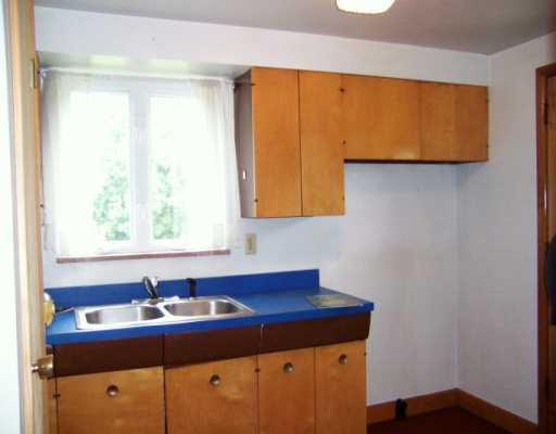 107 Sunflower Road Butler, PA 16001 - Photo 4 of 8 Kitchen.
