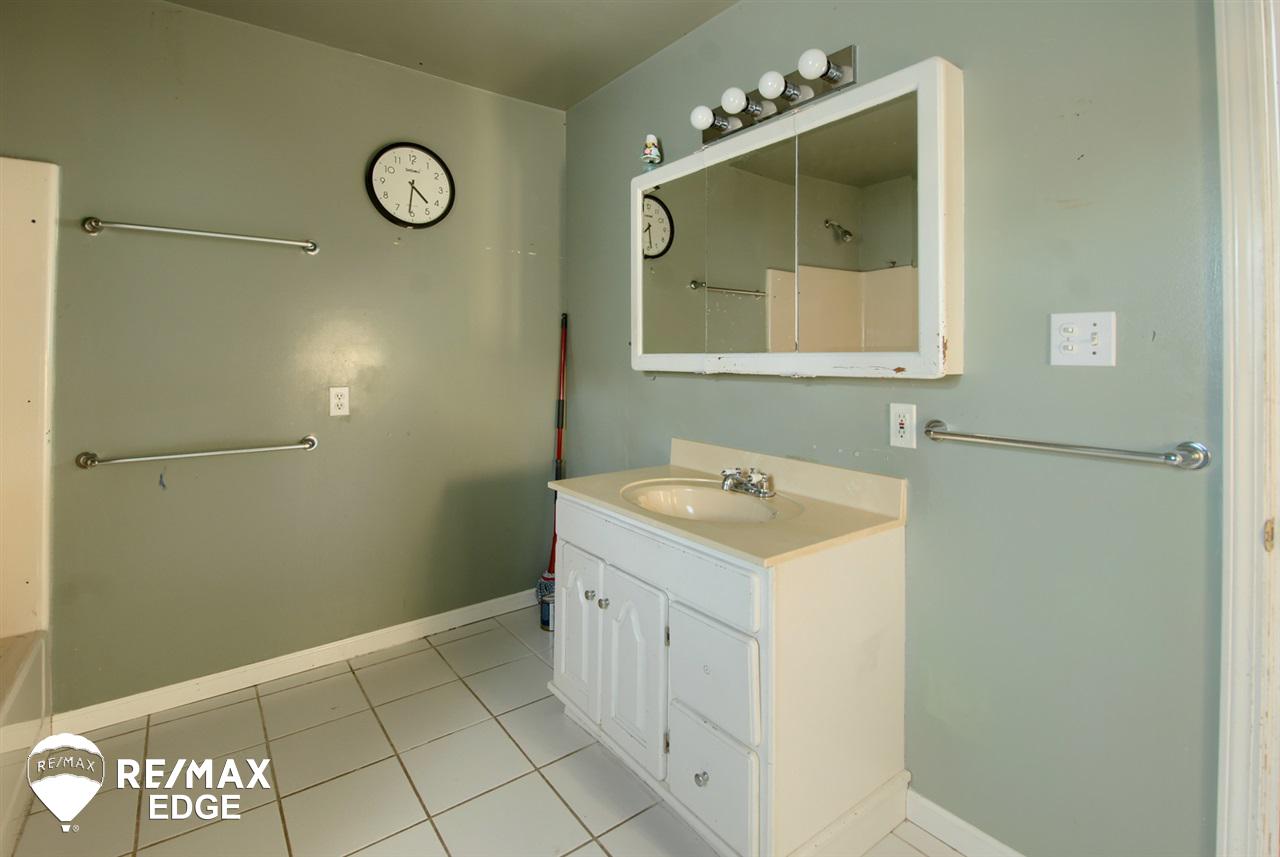 1457 West Frances Road Mount Morris, MI 48458 - Photo 10 of 22 21528740-9.JPG