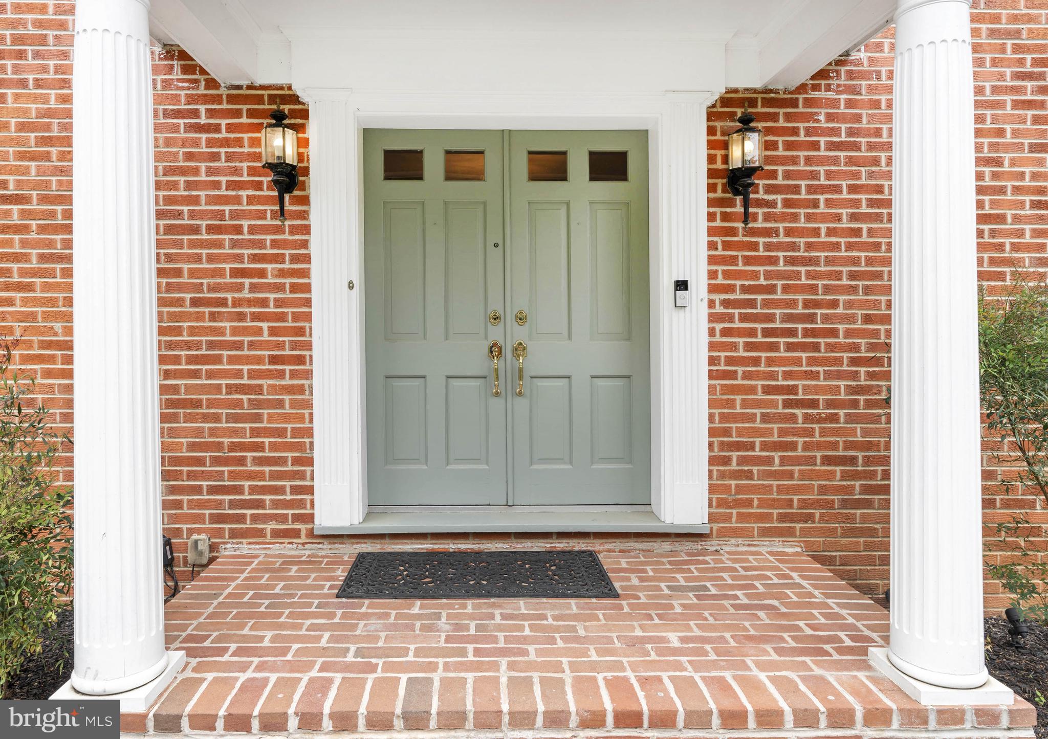 Covered double door entry
