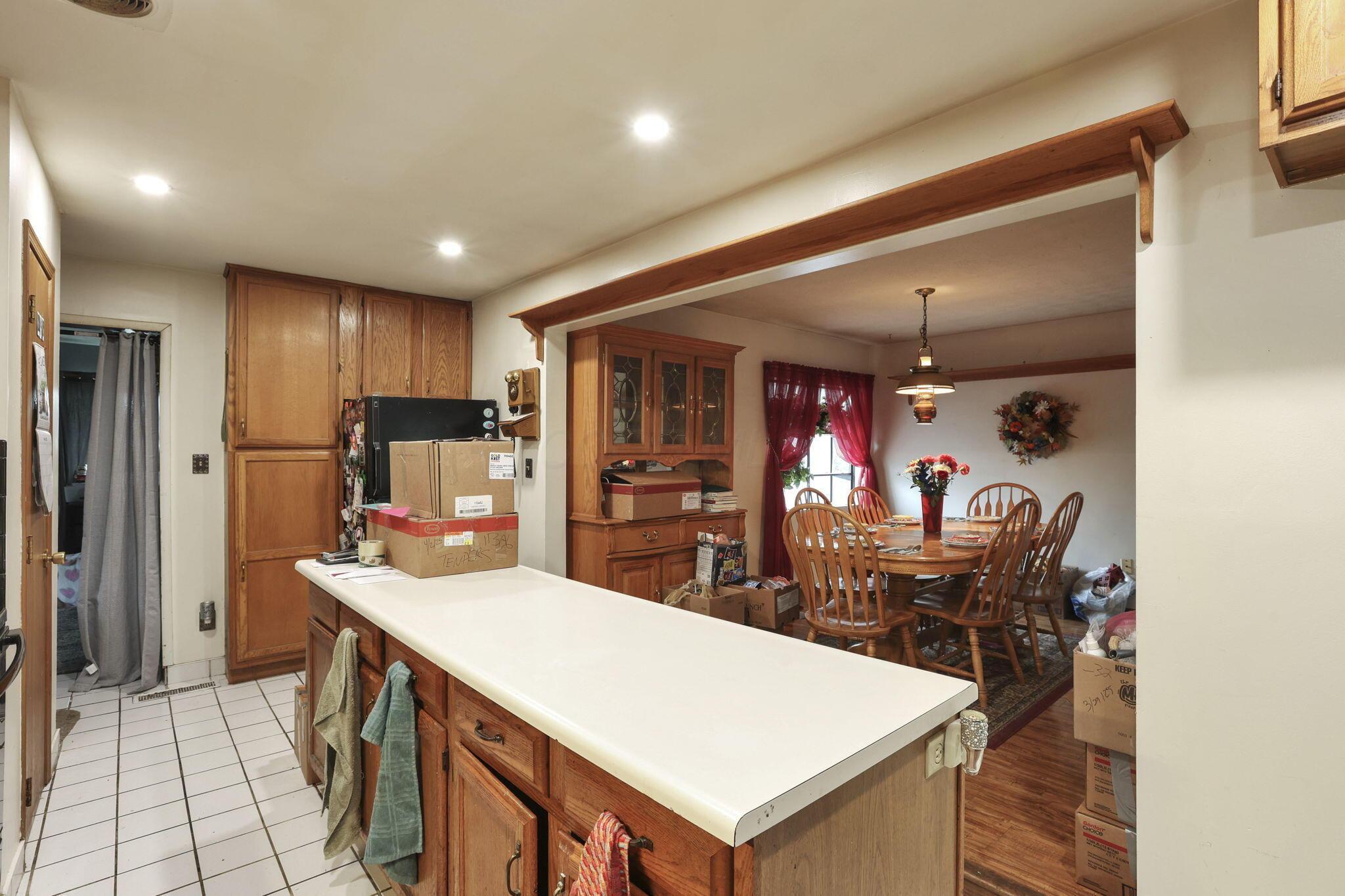 4969 Lockbourne Road Columbus, OH 43207 - Photo 8 of 32 Kitchen
