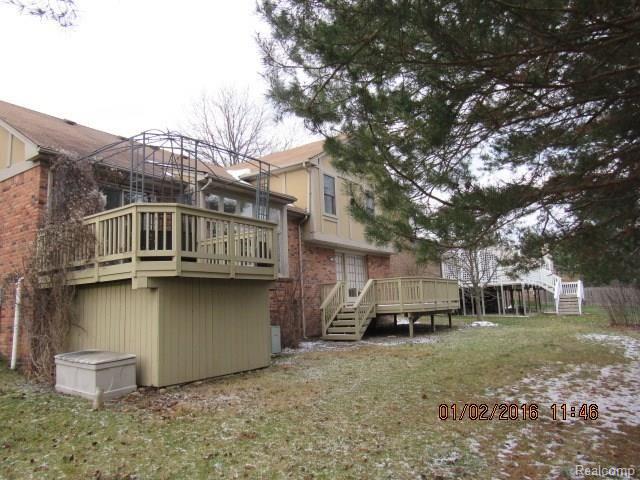 20542 Gill Road Livonia, MI 48152 - Photo 2 of 25 083.JPG
