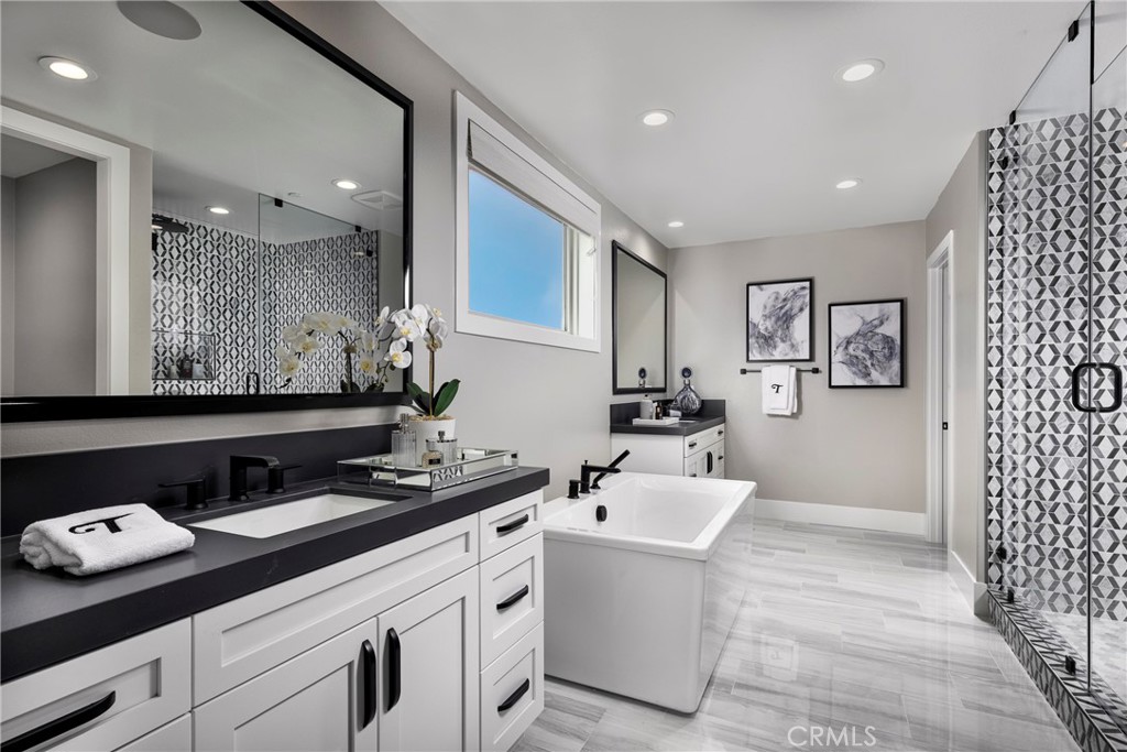 145 Apron Irvine, CA 92618 - Photo 9 of 13 Primary Bath