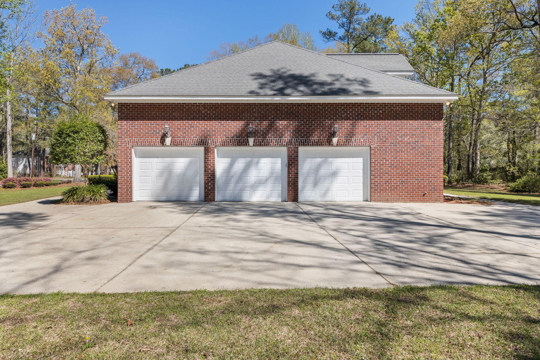 301 County Rd S-18-458 Summerville, SC 29485 - Photo 16 of 56 3 Car Garage