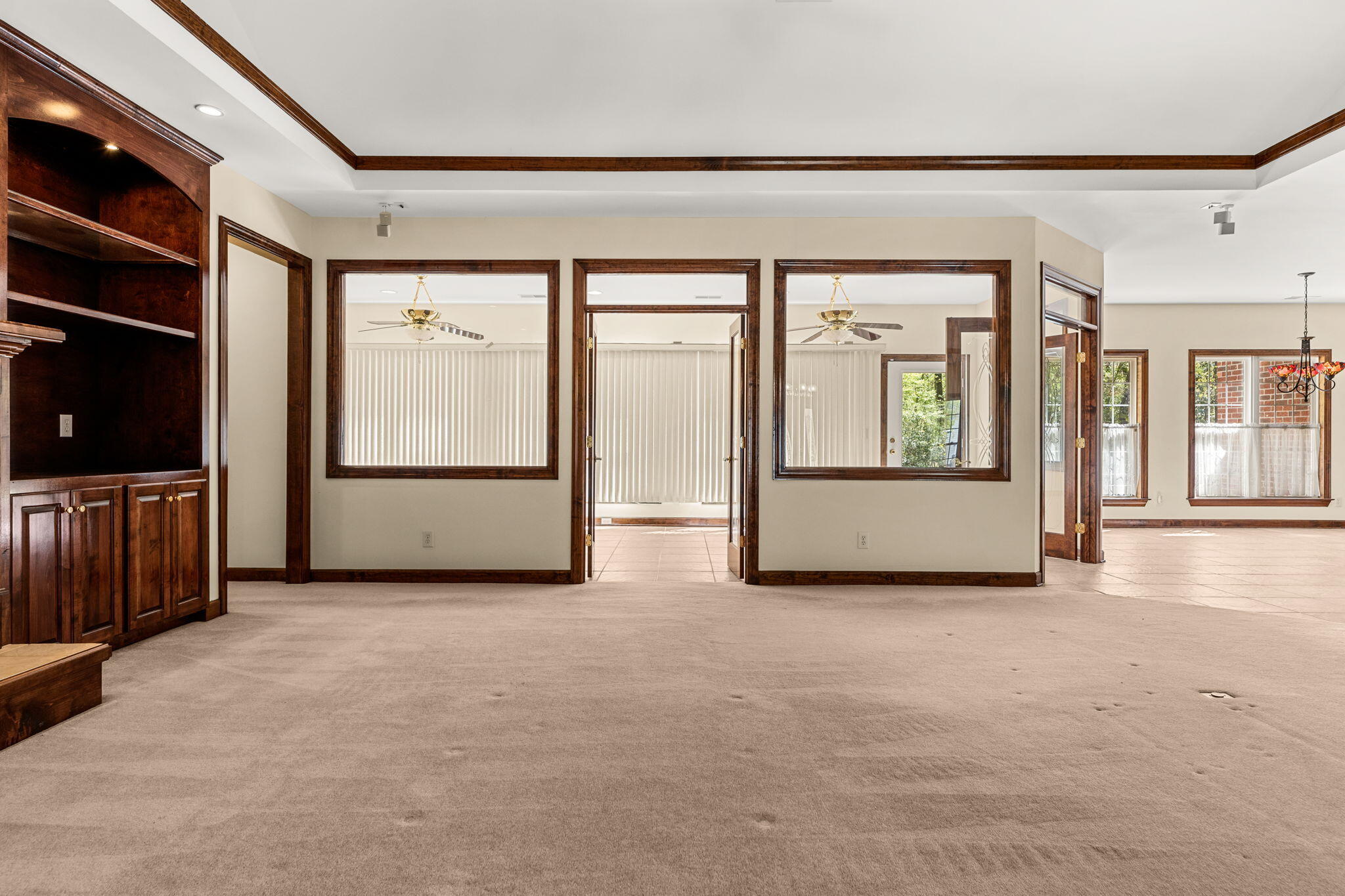 301 County Rd S-18-458 Summerville, SC 29485 - Photo 23 of 56 Living Room