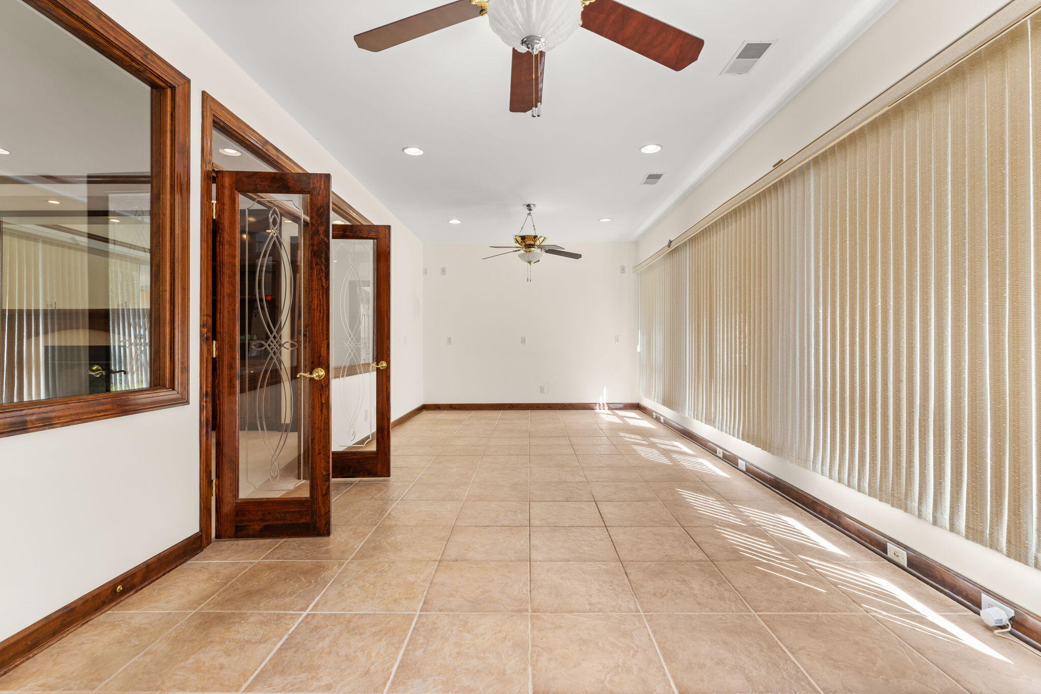 301 County Rd S-18-458 Summerville, SC 29485 - Photo 33 of 56 Sunroom