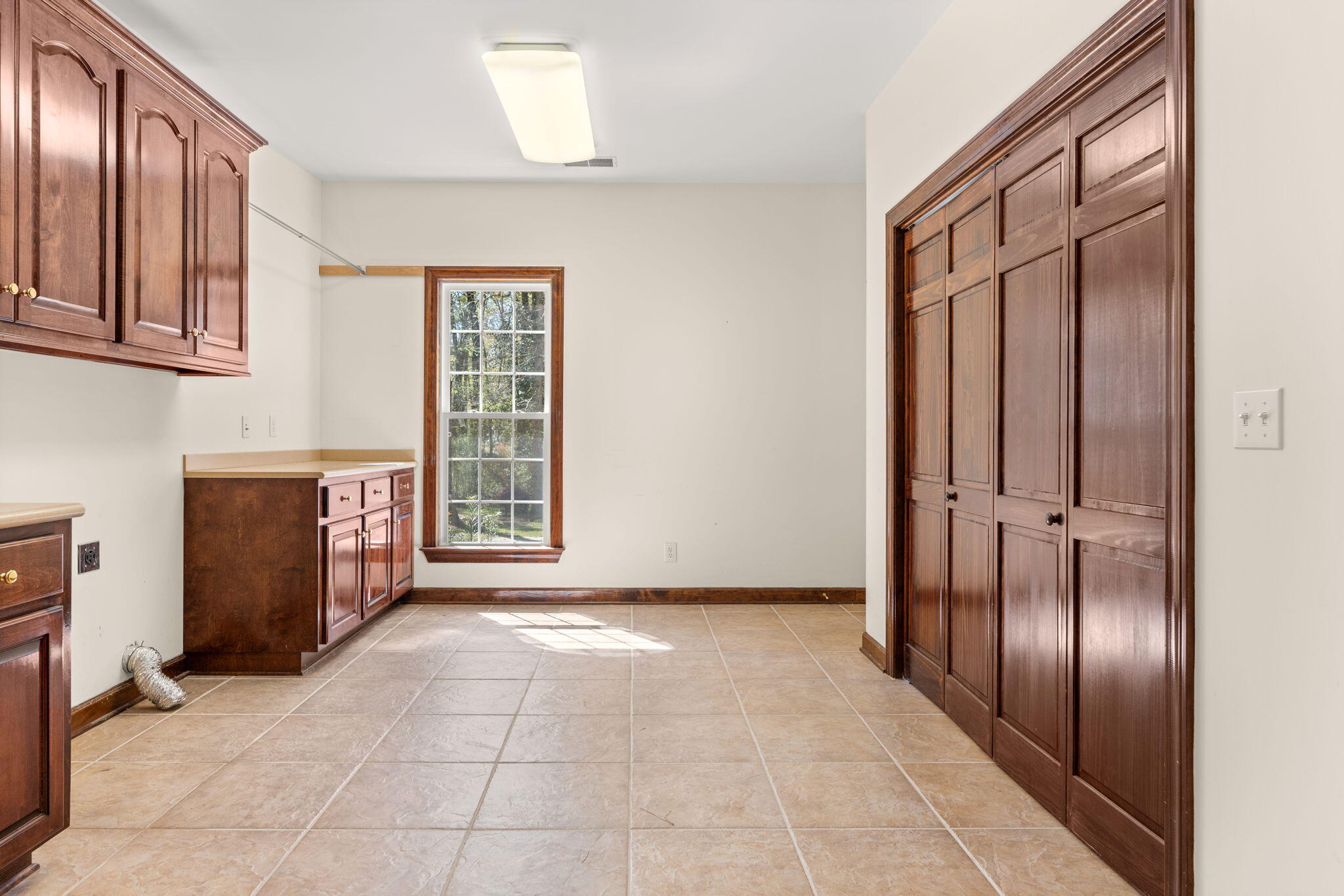 301 County Rd S-18-458 Summerville, SC 29485 - Photo 49 of 56 Laundry Room