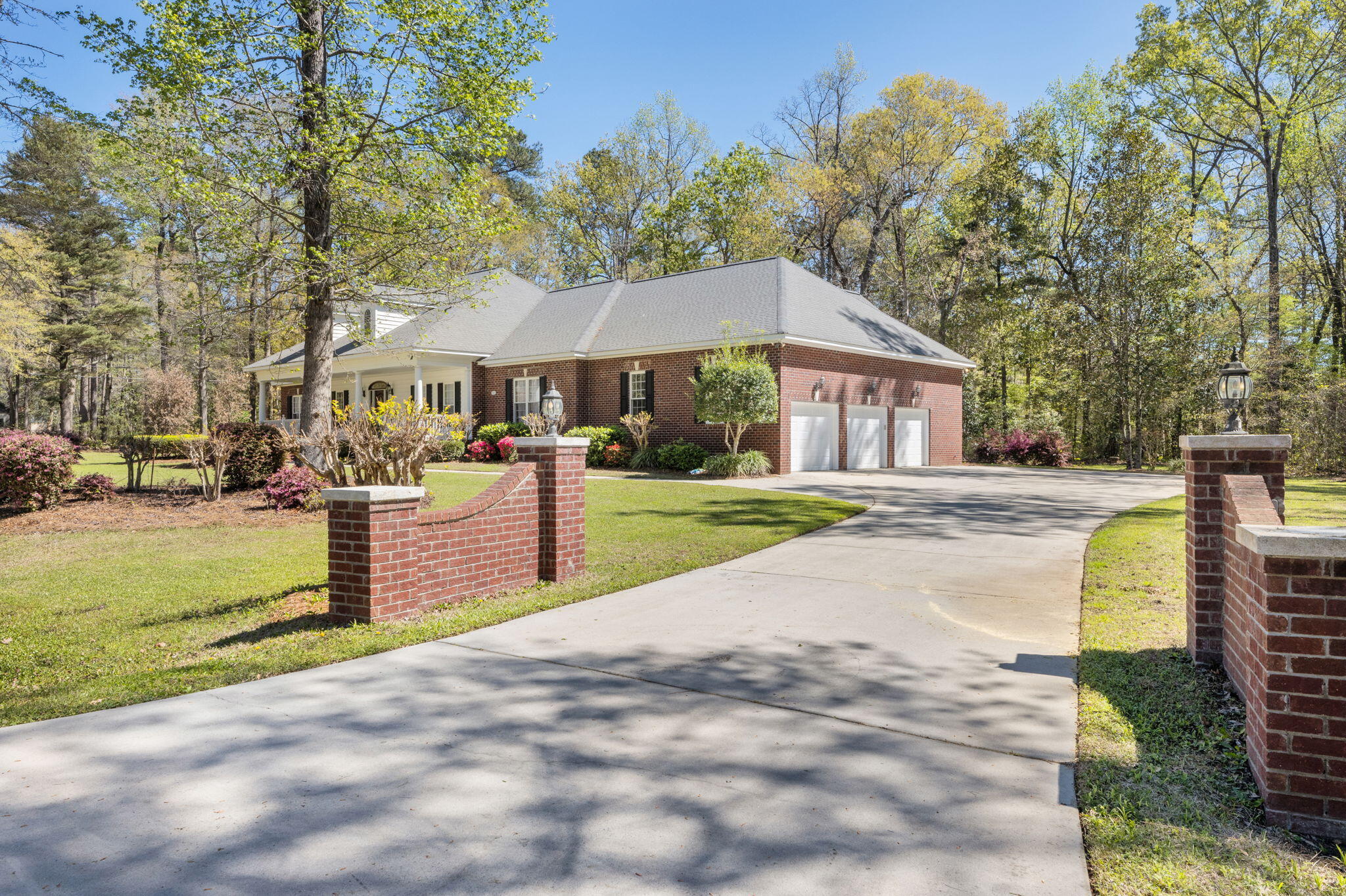 301 County Rd S-18-458 Summerville, SC 29485 - Photo 9 of 56 301 Woodland Dr