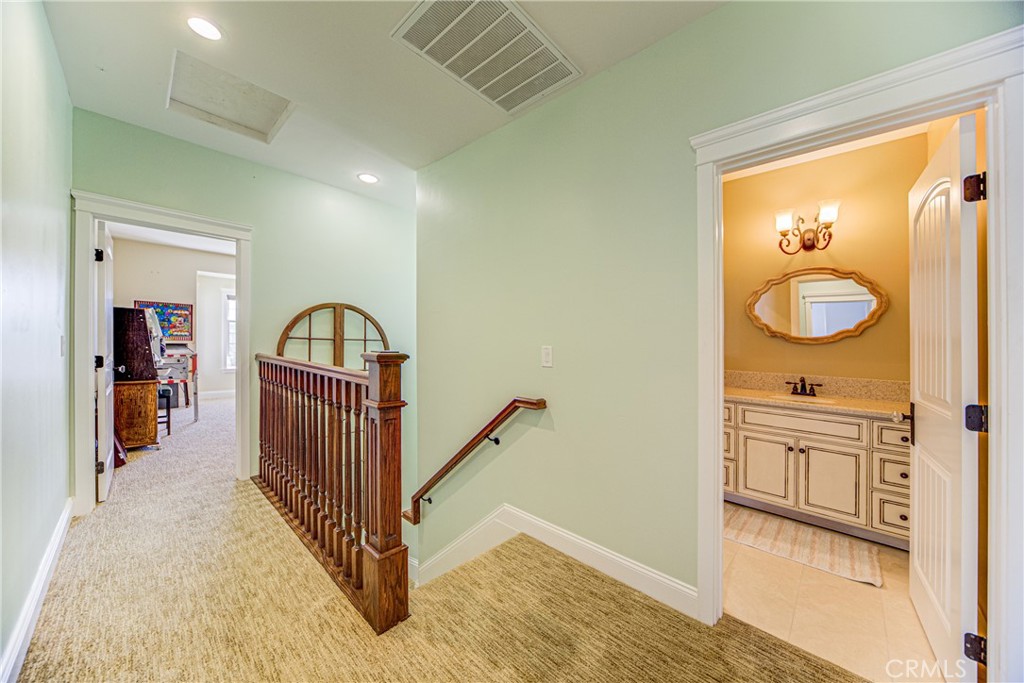 39911 Green Meadow Road Temecula, CA 92592 - Photo 26 of 75 Second Staircase