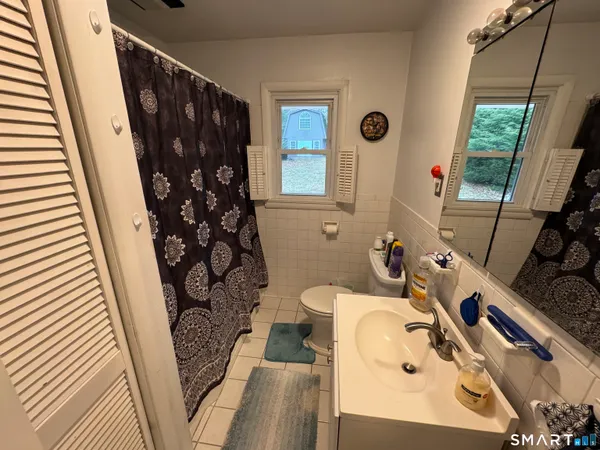 $349,900 | 90 Larchmont Avenue, Waterbury, CT 06708