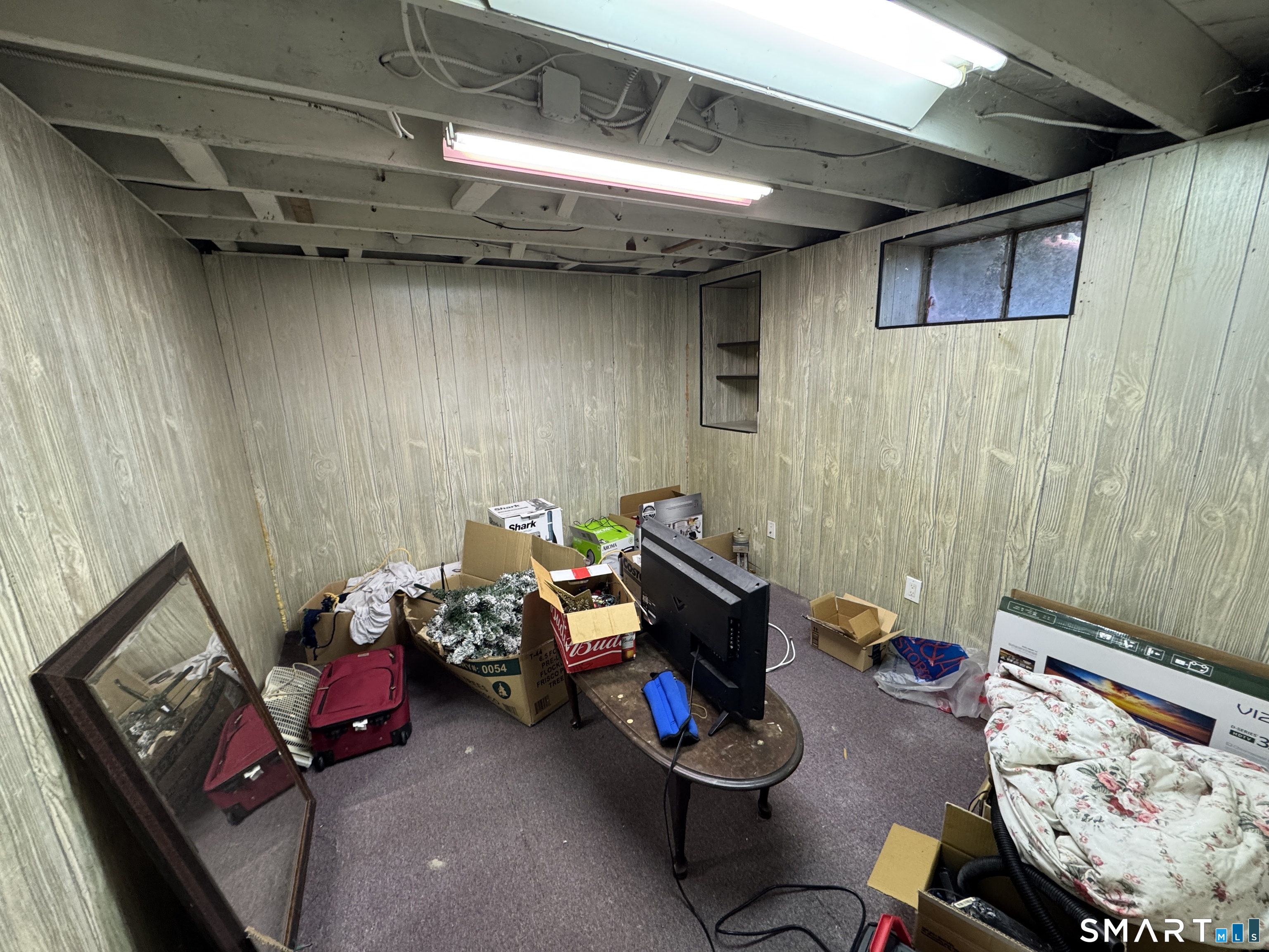 90 Larchmont Avenue Waterbury, CT 06708 - Photo 19 of 26 a room with furniture