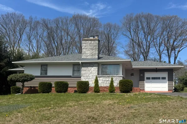 $349,900 | 90 Larchmont Avenue, Waterbury, CT 06708