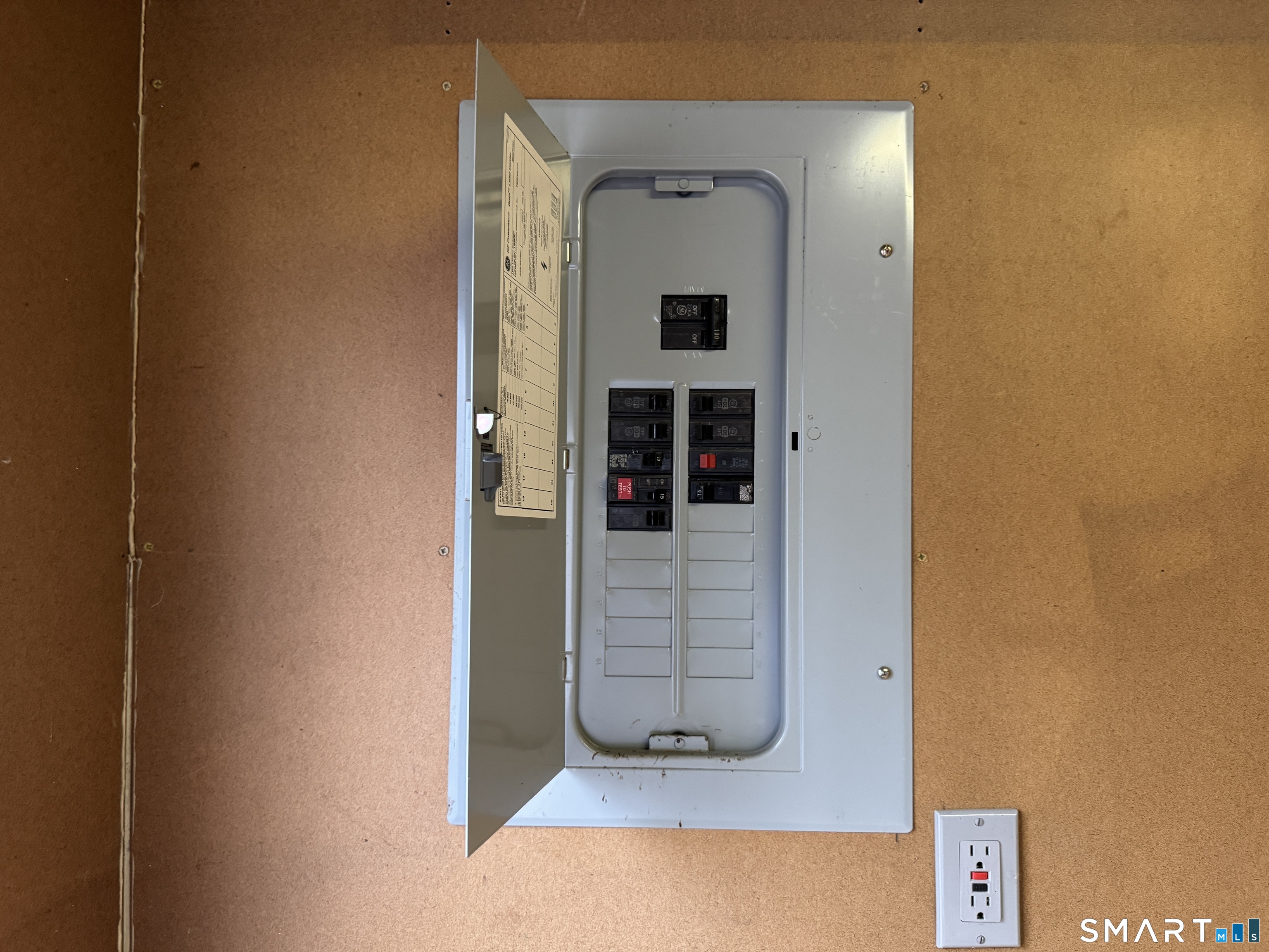 90 Larchmont Avenue Waterbury, CT 06708 - Photo 25 of 26