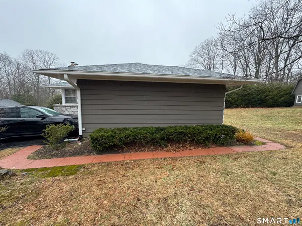 $349,900 | 90 Larchmont Avenue, Waterbury, CT 06708