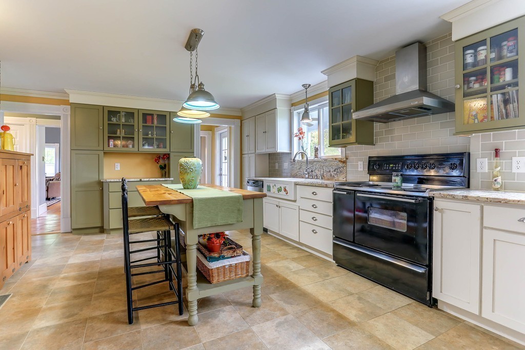 1347 Tinkham Road Wilbraham, MA 01095 - Photo 8 of 30