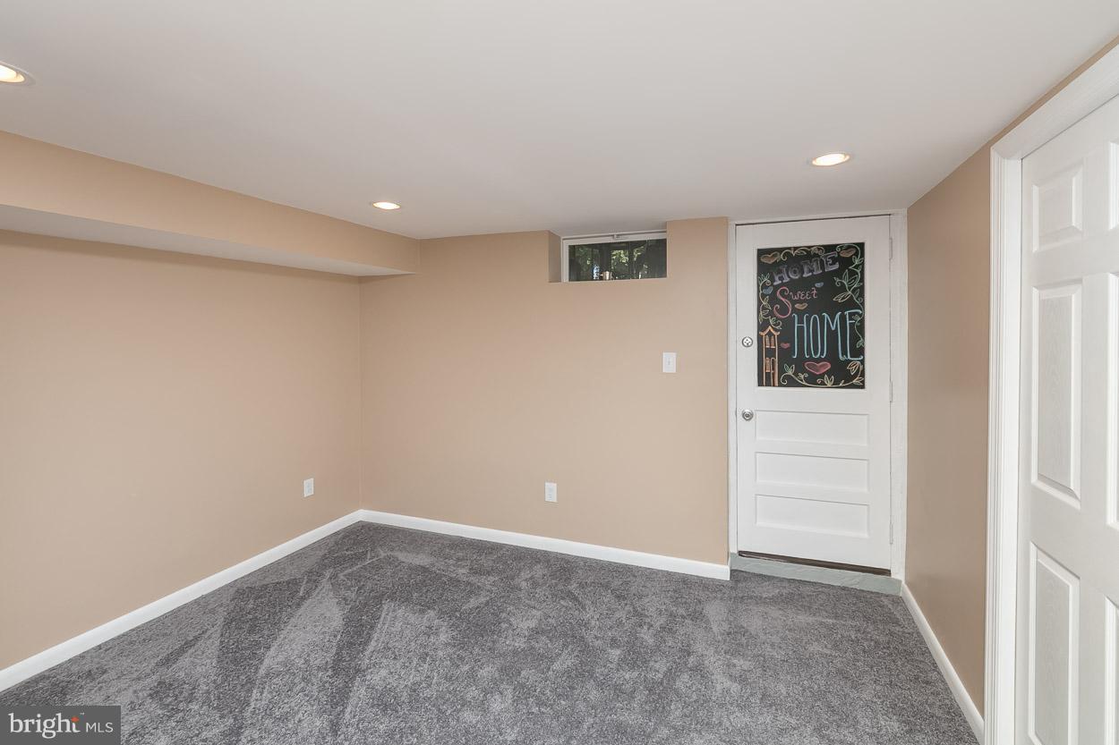 5515 Whitwood Road Baltimore, MD 21206 - Photo 25 of 30 Family Room