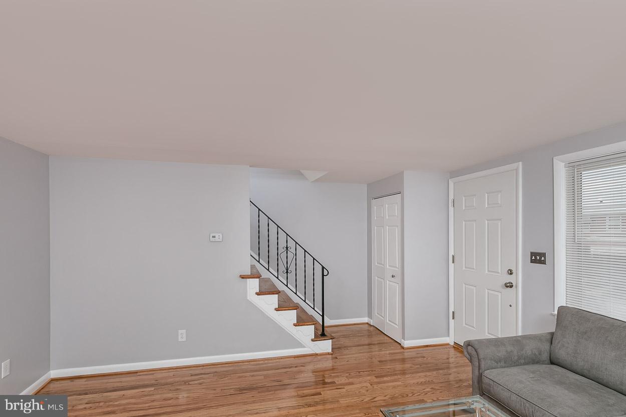 5515 Whitwood Road Baltimore, MD 21206 - Photo 4 of 30 Living Room