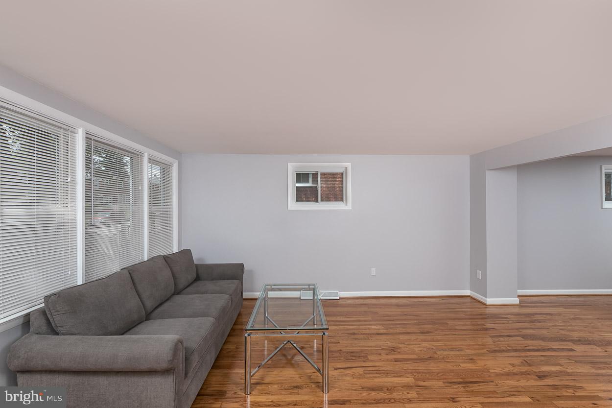 5515 Whitwood Road Baltimore, MD 21206 - Photo 7 of 30 Living Room