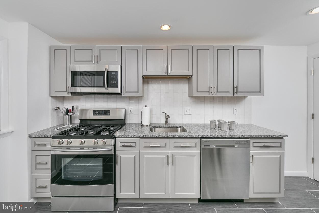 5515 Whitwood Road Baltimore, MD 21206 - Photo 10 of 30 Kitchen