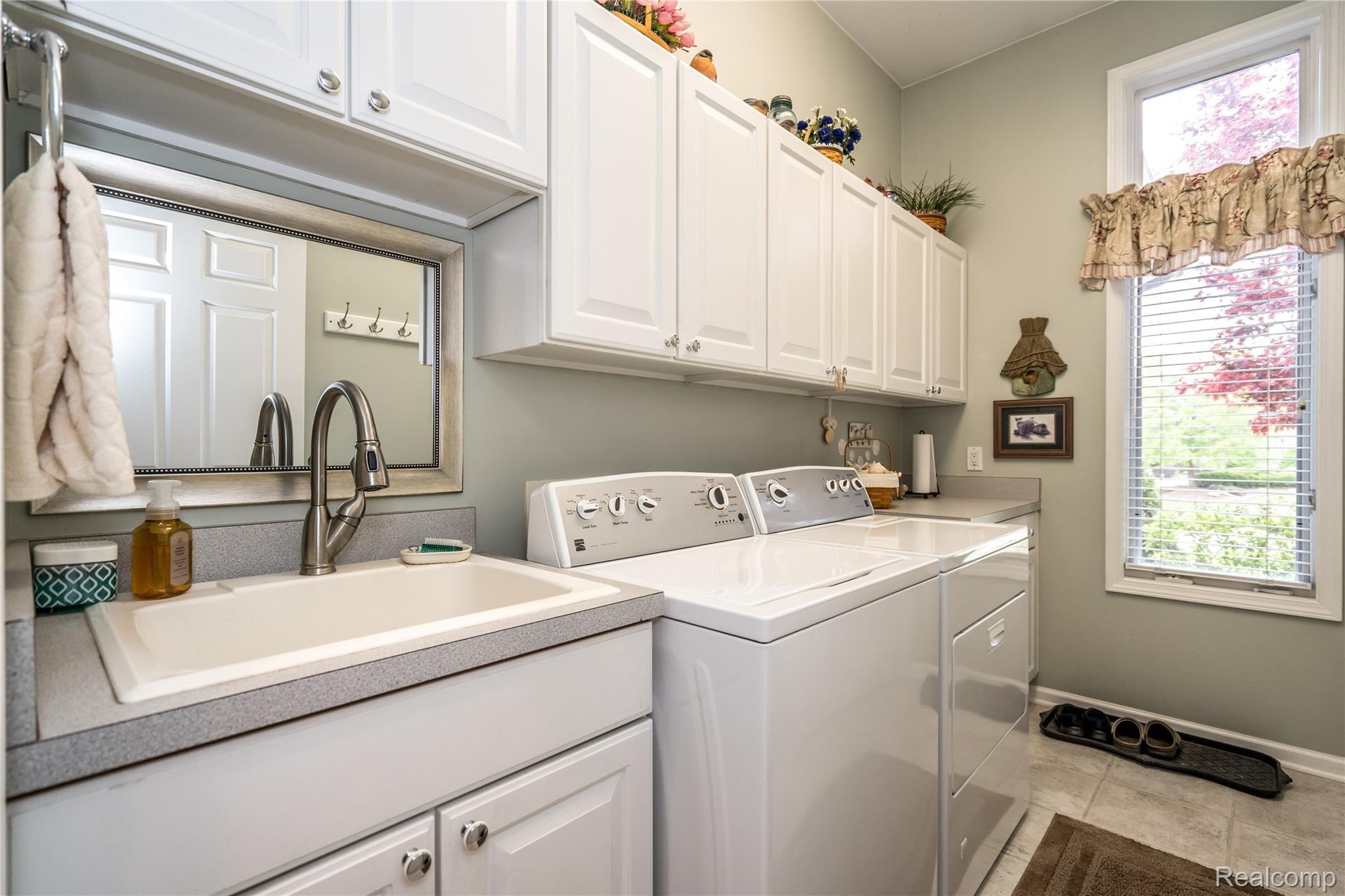 232 Inverness Highland, MI 48357 - Photo 48 of 85 DSC02496.jpg