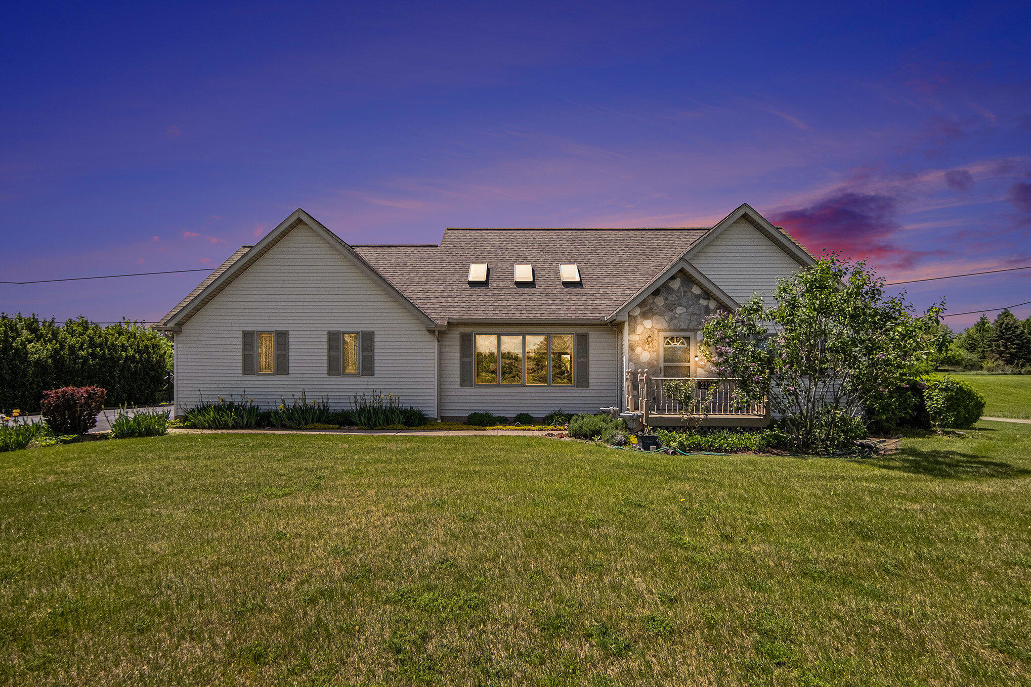 2222 North Portage Road Jackson, MI 49201 - Photo 1 of 34 Front View