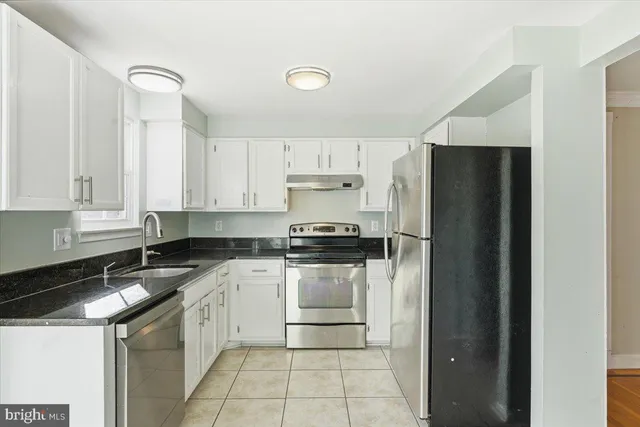 $425,000 | 9 Alden Court, Sterling, VA 20165