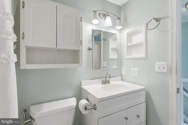 $425,000 | 9 Alden Court, Sterling, VA 20165