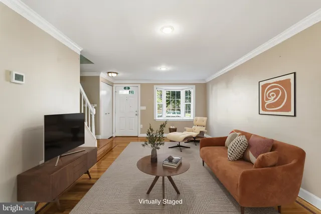 $425,000 | 9 Alden Court, Sterling, VA 20165