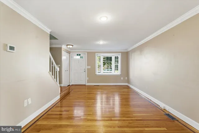 $425,000 | 9 Alden Court, Sterling, VA 20165