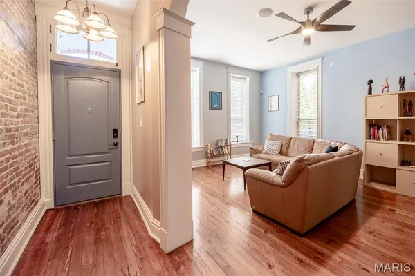 $345,000 | 3130 Nebraska Avenue, St. Louis, MO 63118