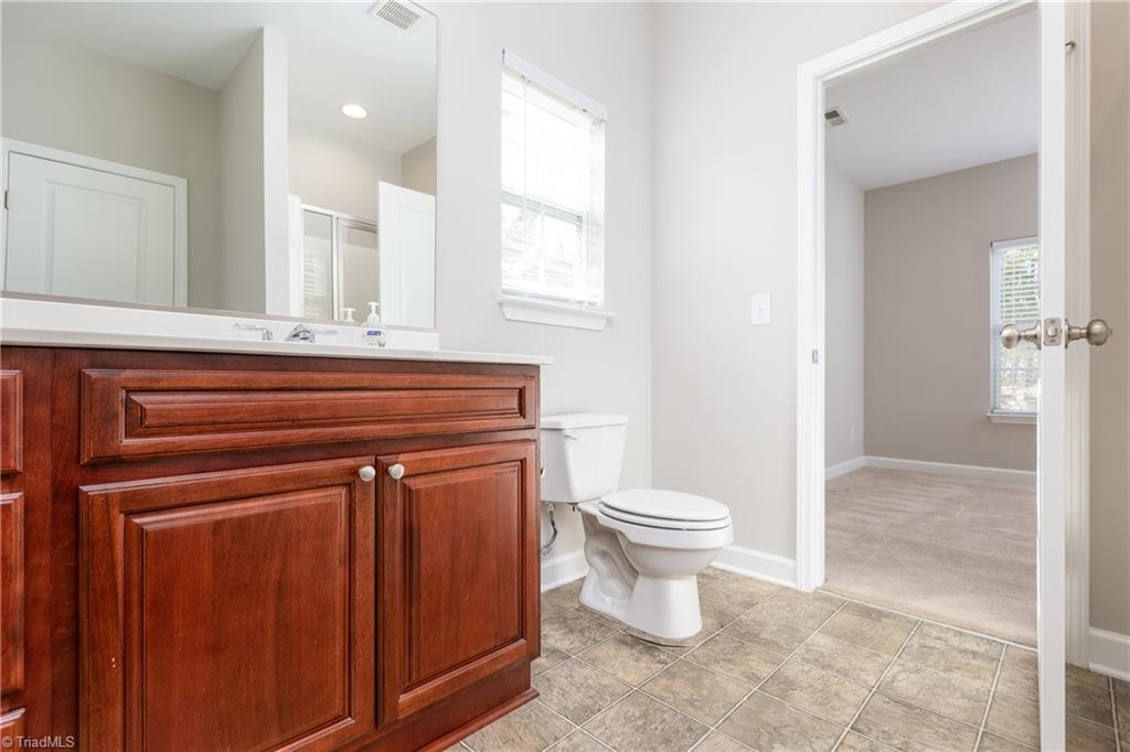 532 Barnsdale Ridge Road Kernersville, NC 27284 - Photo 28 of 48 Bathroom Main