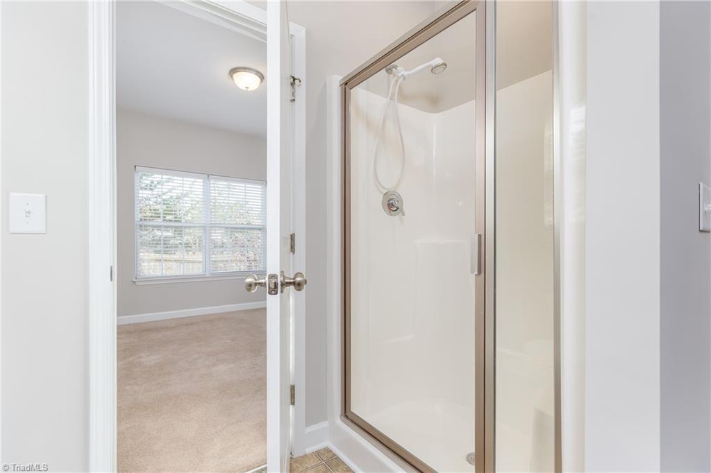 532 Barnsdale Ridge Road Kernersville, NC 27284 - Photo 29 of 48 Bathroom Main