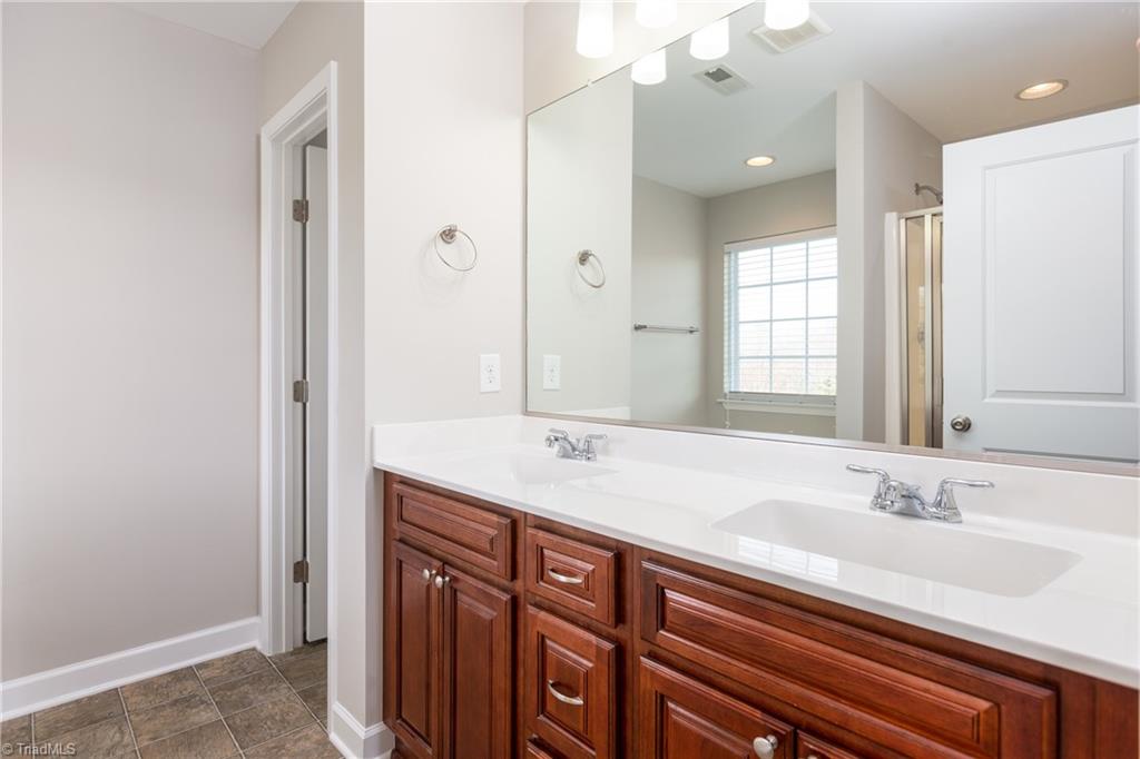 532 Barnsdale Ridge Road Kernersville, NC 27284 - Photo 43 of 48 Primary Bathroom