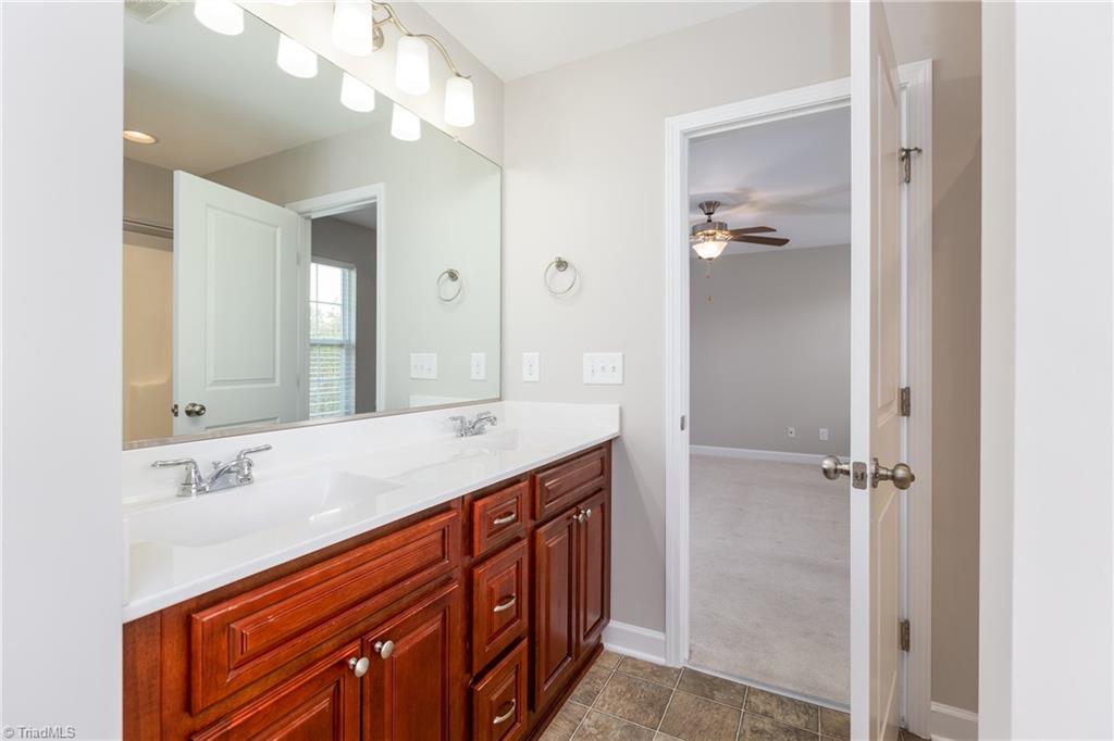 532 Barnsdale Ridge Road Kernersville, NC 27284 - Photo 44 of 48 Primary Bathroom