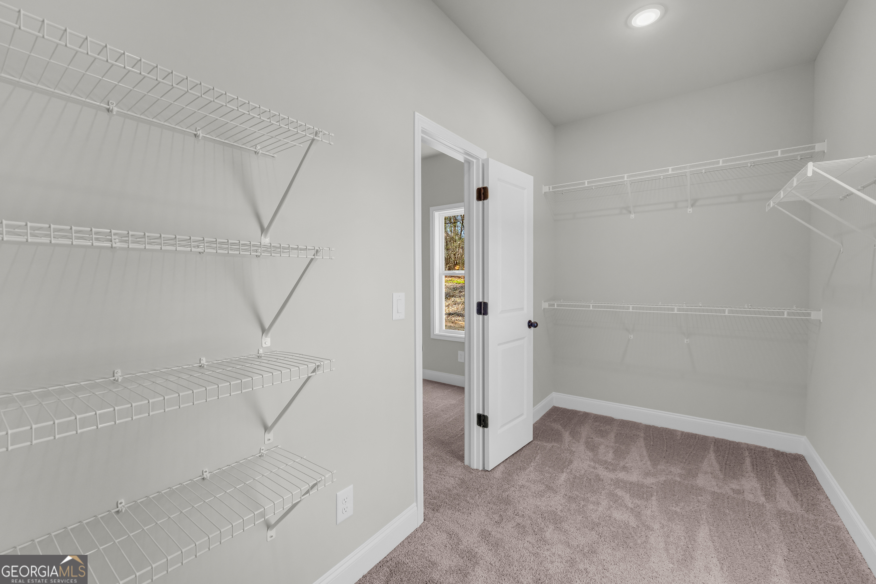 174 Old Milltown Road Hartwell, GA 30643 - Photo 32 of 53 a view of room and window