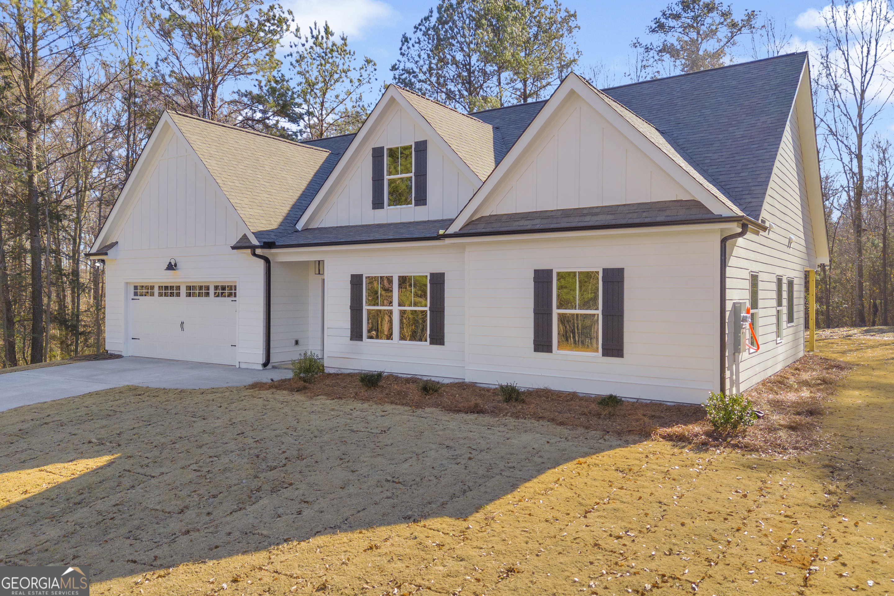174 Old Milltown Road Hartwell, GA 30643 - Photo 4 of 53 a front view of a house with a yard