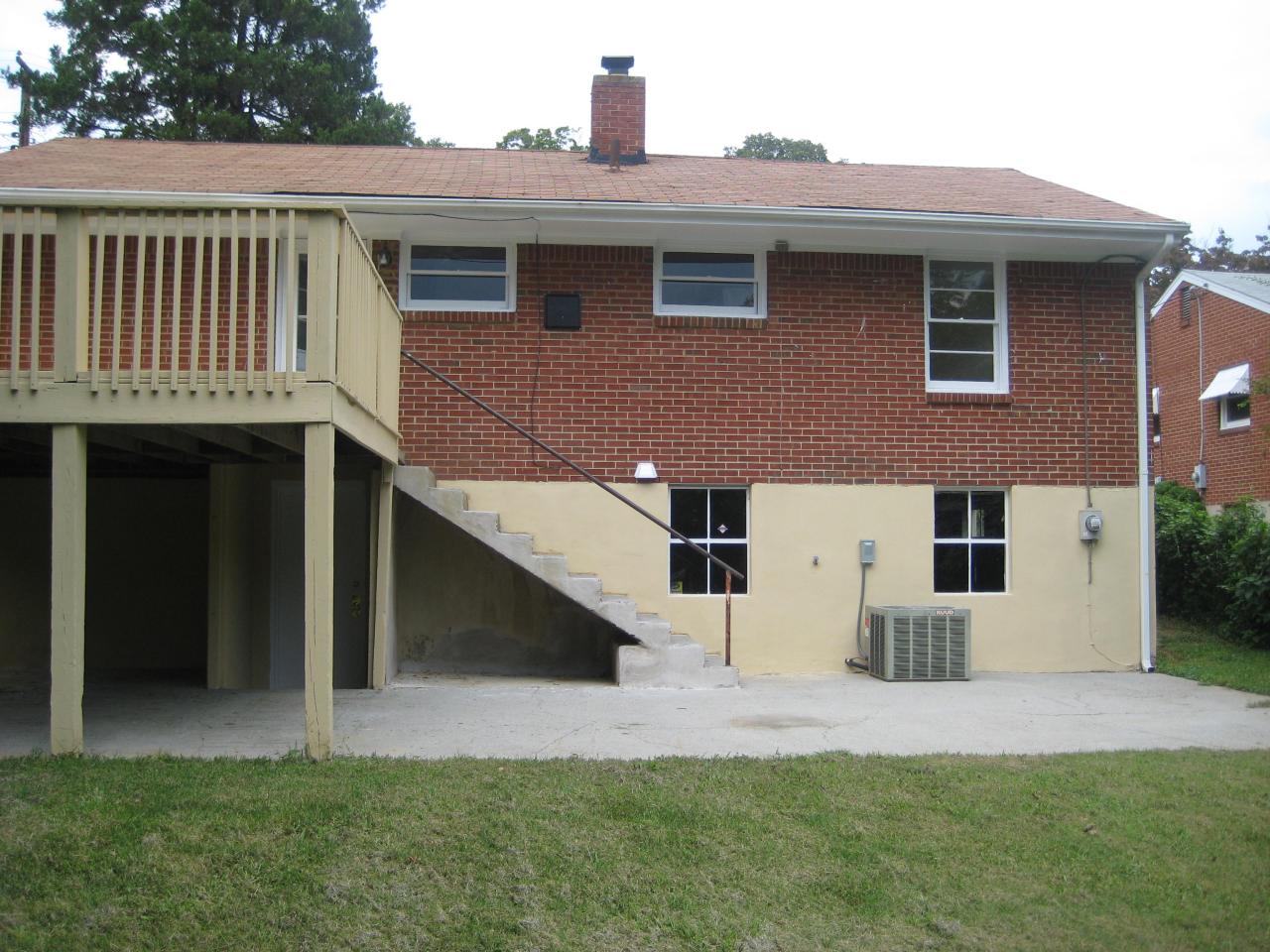 3034 Cove Road Roanoke, VA 24017 - Photo 6 of 11 Rear with Patio View