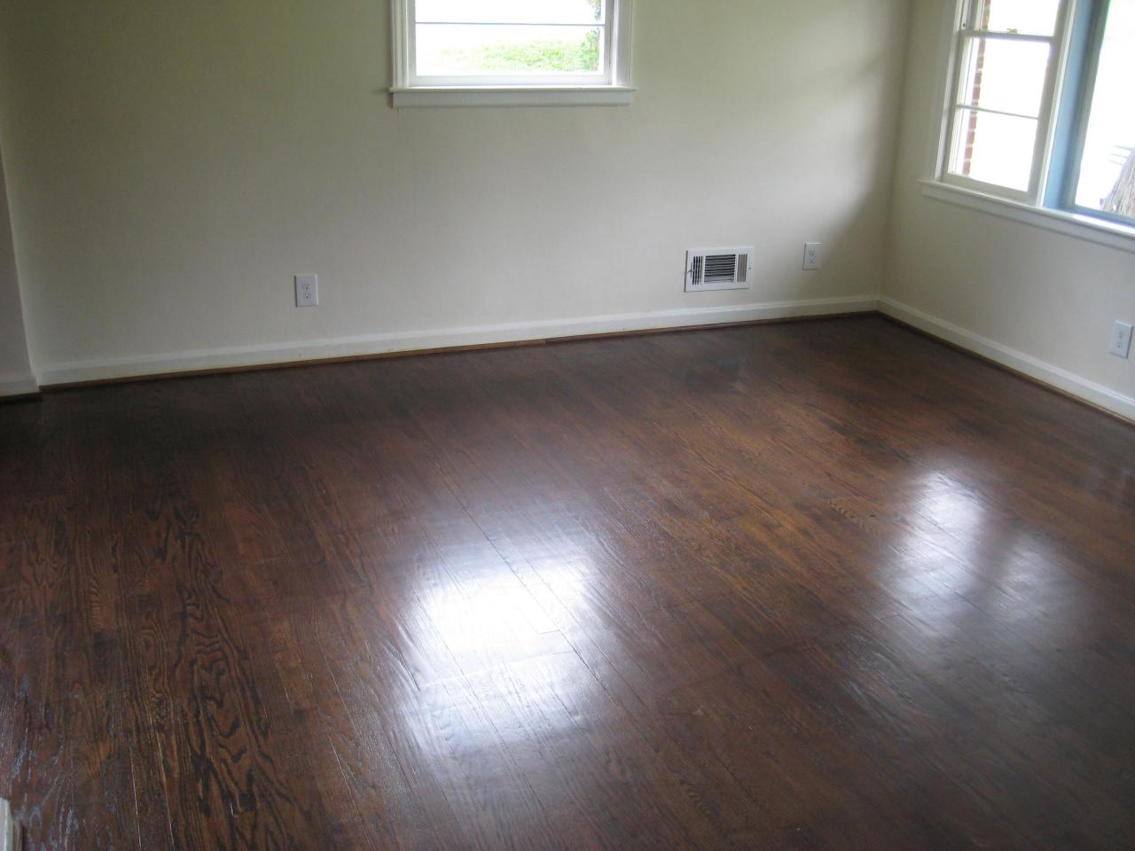 3034 Cove Road Roanoke, VA 24017 - Photo 9 of 11 Living Room