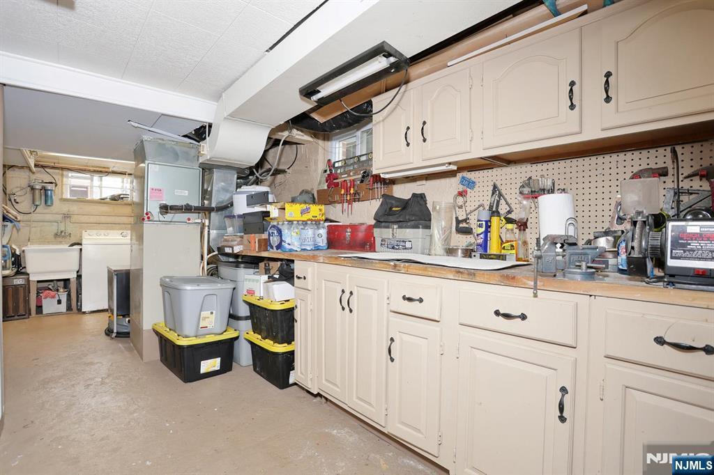 393 New Bridge Road Bergenfield, NJ 07621 - Photo 36 of 37