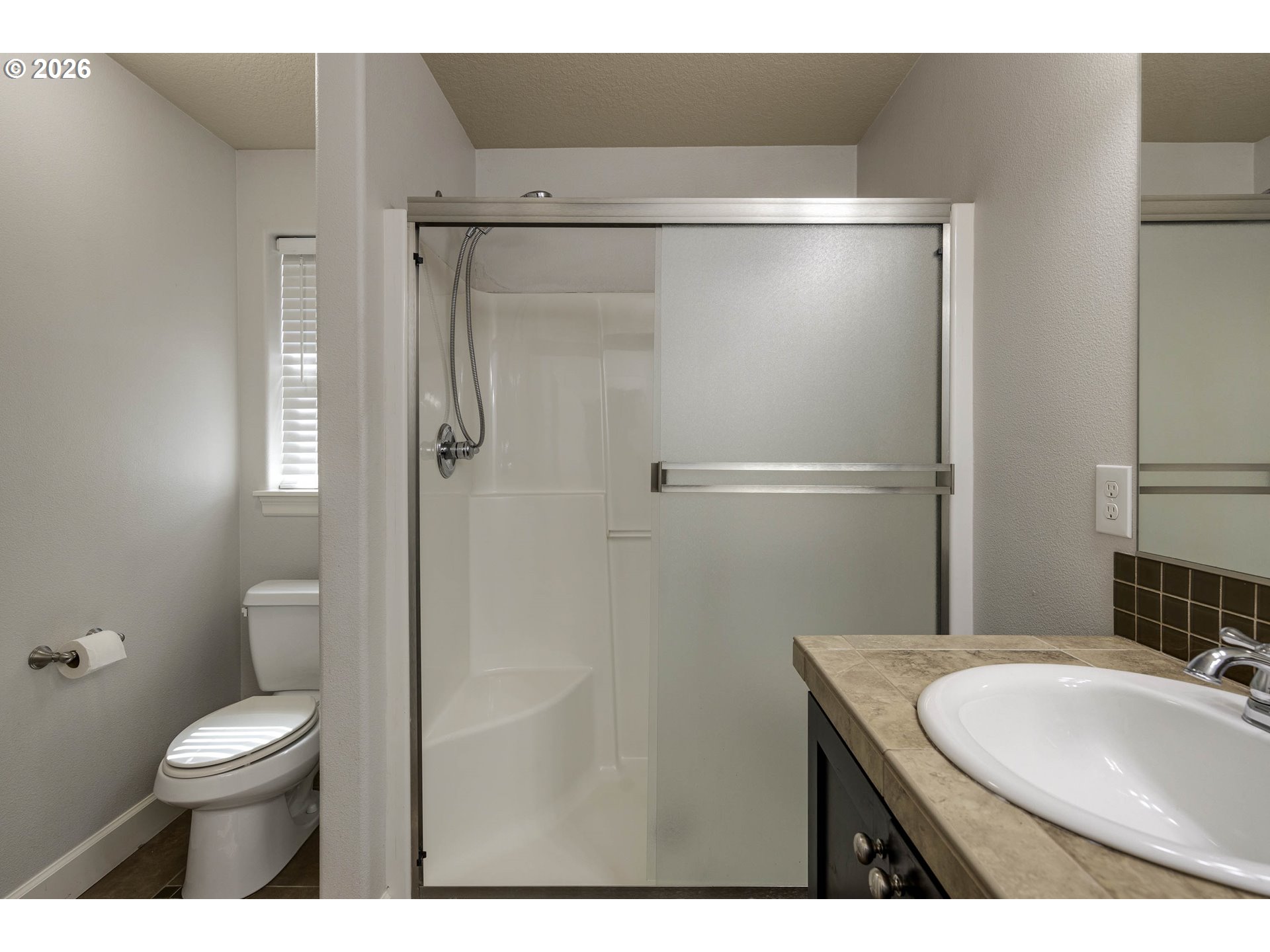 5627 Southwest 186th Place Beaverton, OR 97078 - Photo 11 of 31