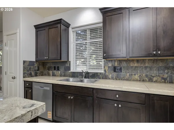 $529,000 | 5627 Southwest 186th Place, Beaverton, OR 97078