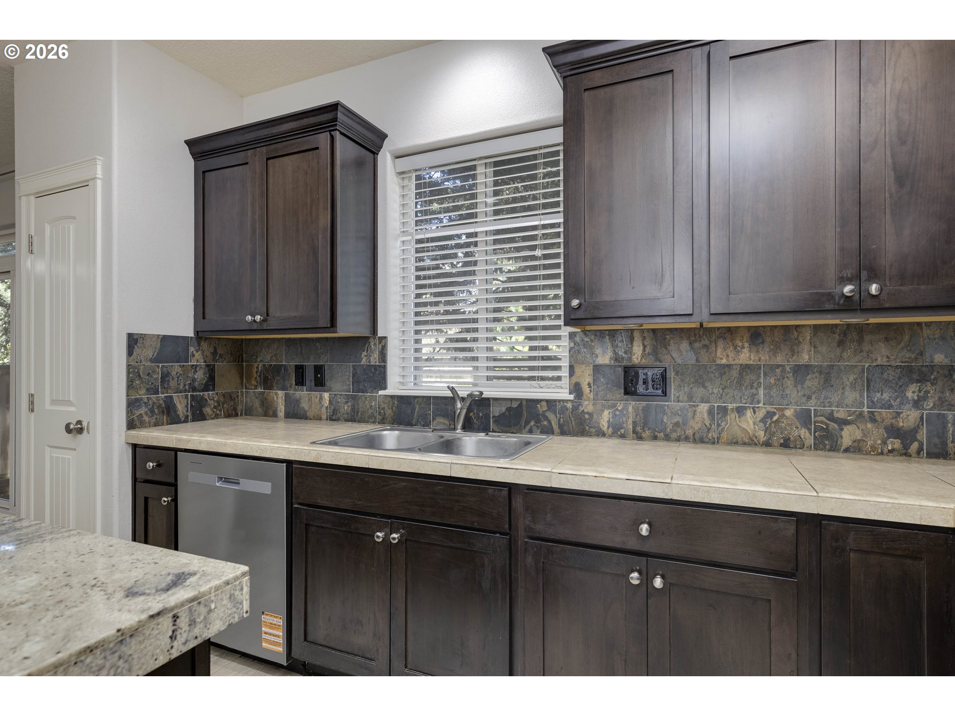 5627 Southwest 186th Place Beaverton, OR 97078 - Photo 4 of 31