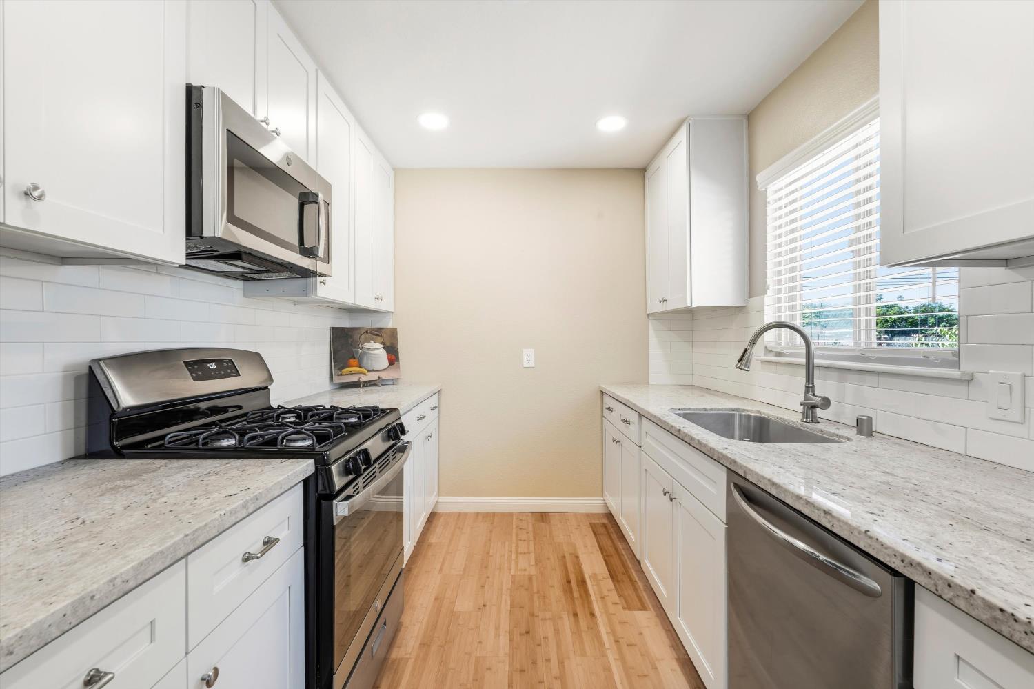 2101 Bircher Way Carmichael, CA 95608 - Photo 10 of 33